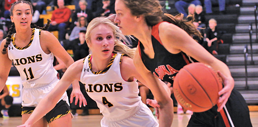 Girls continue streak with win over Algona