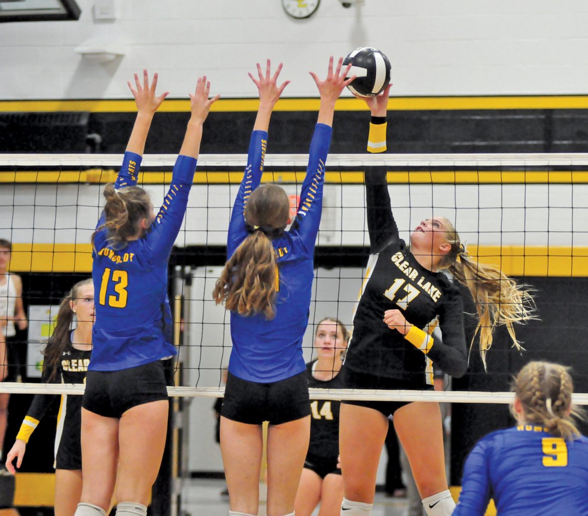 Volleyball drops five, wins one in tough week