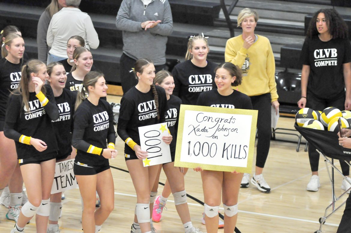 Volleyball squad snaps losing streak