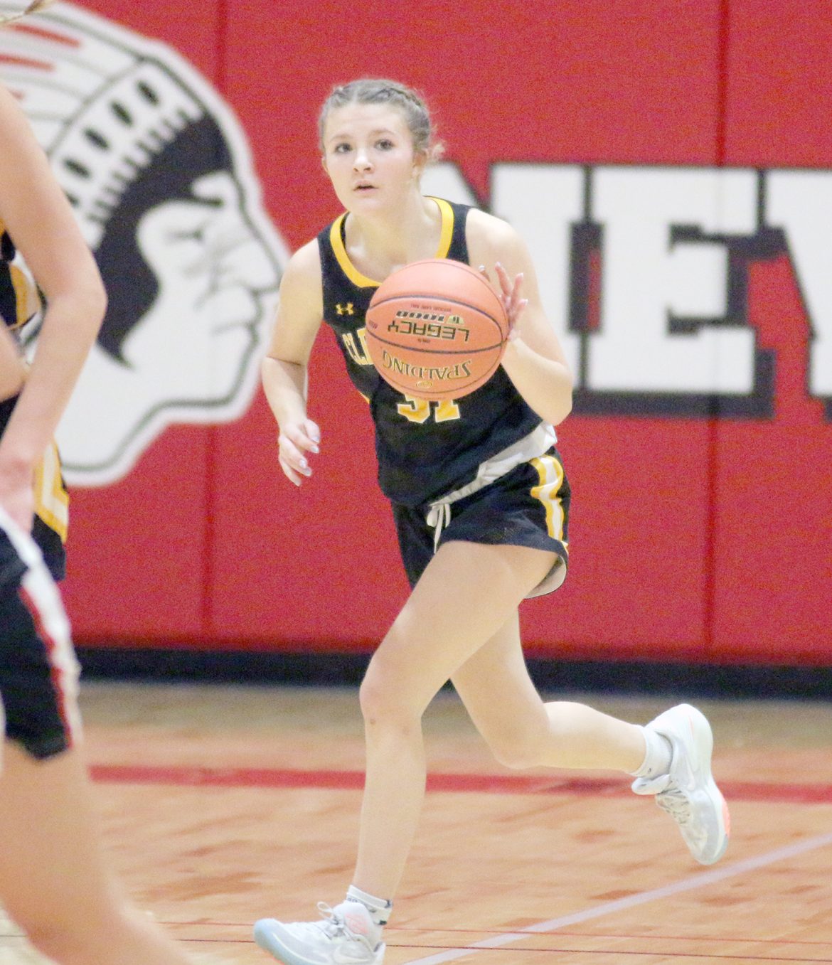 Lion girls go 2-1 last week