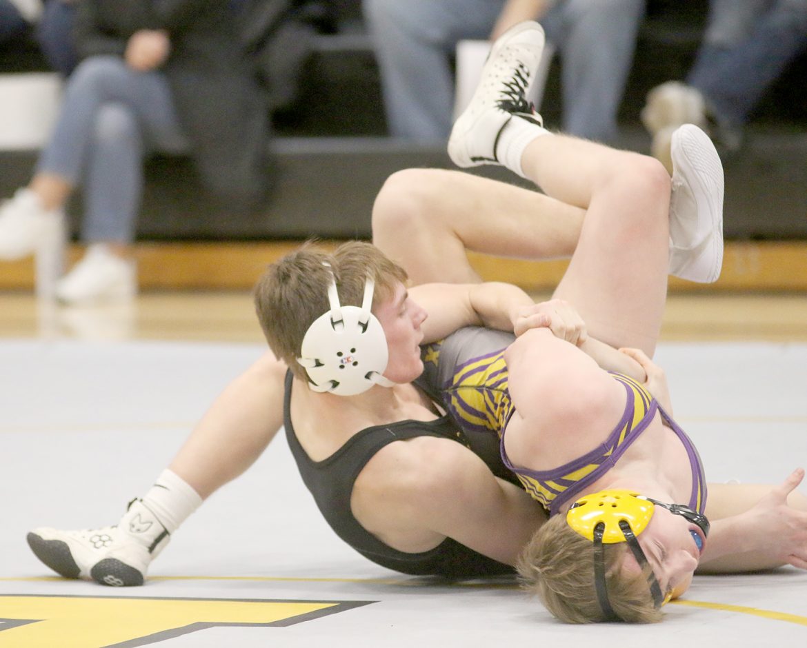 Lion grapplers come out on top