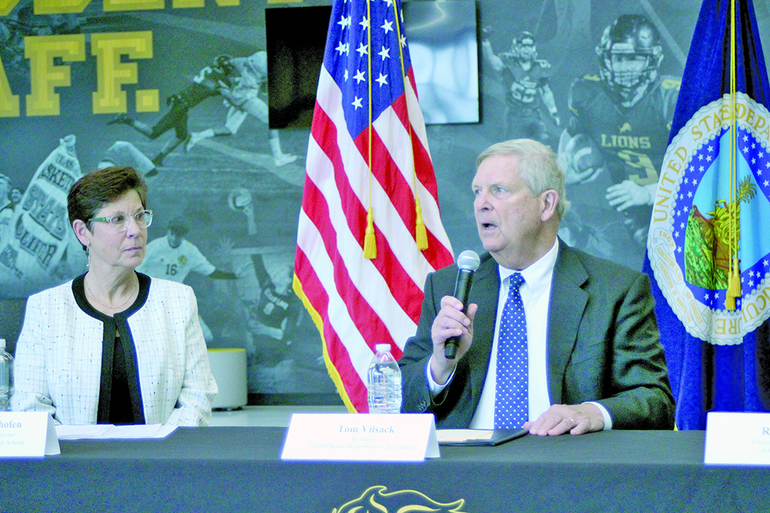 Vilsack visits CLHS to celebrate healthy meal award