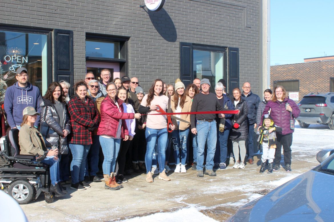 The Naked Bean packs ’em in for ribbon cutting