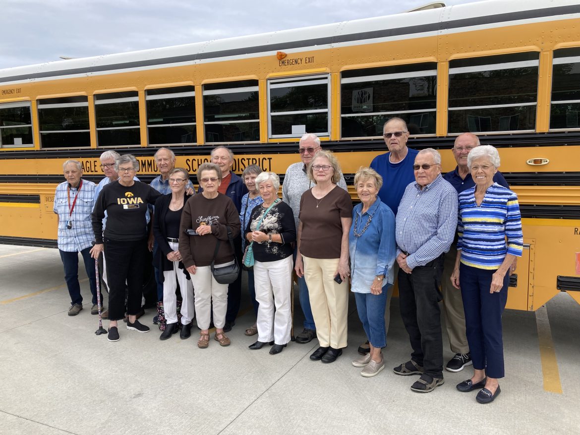 Class of 1959 reunites for bus tour