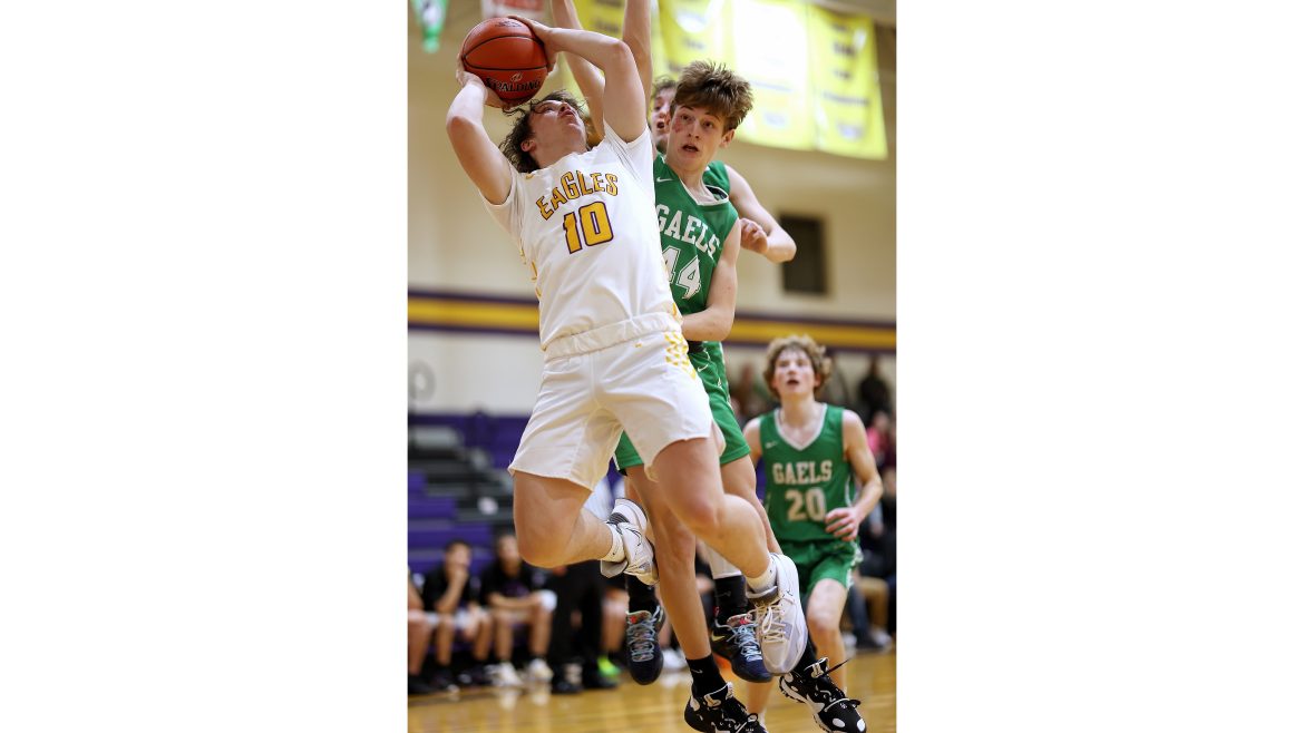 Gaels win over Eagles in boys BB hair-raiser