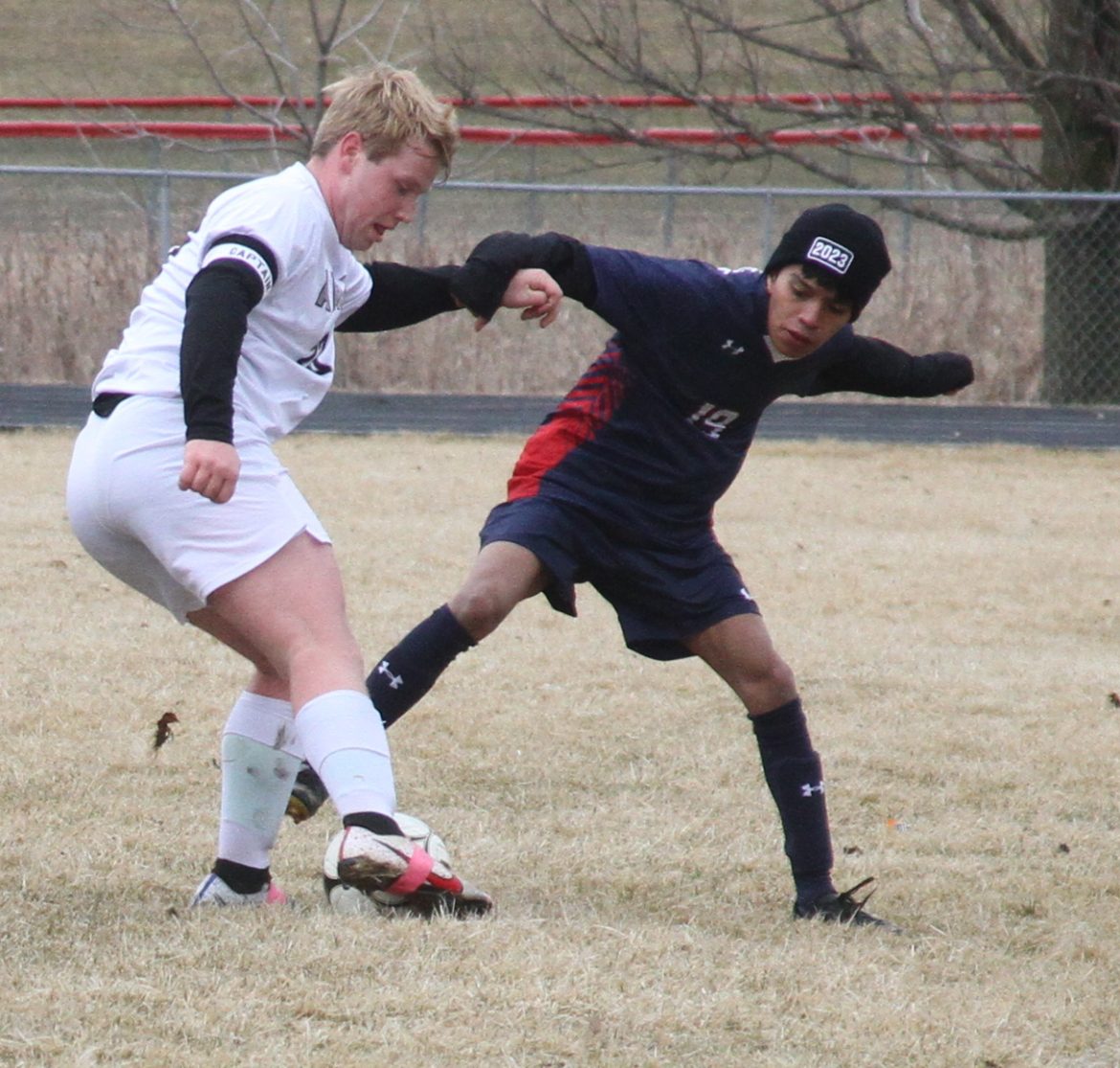 Wright County boys soccer team leaves Postville tourney with 2-1 record