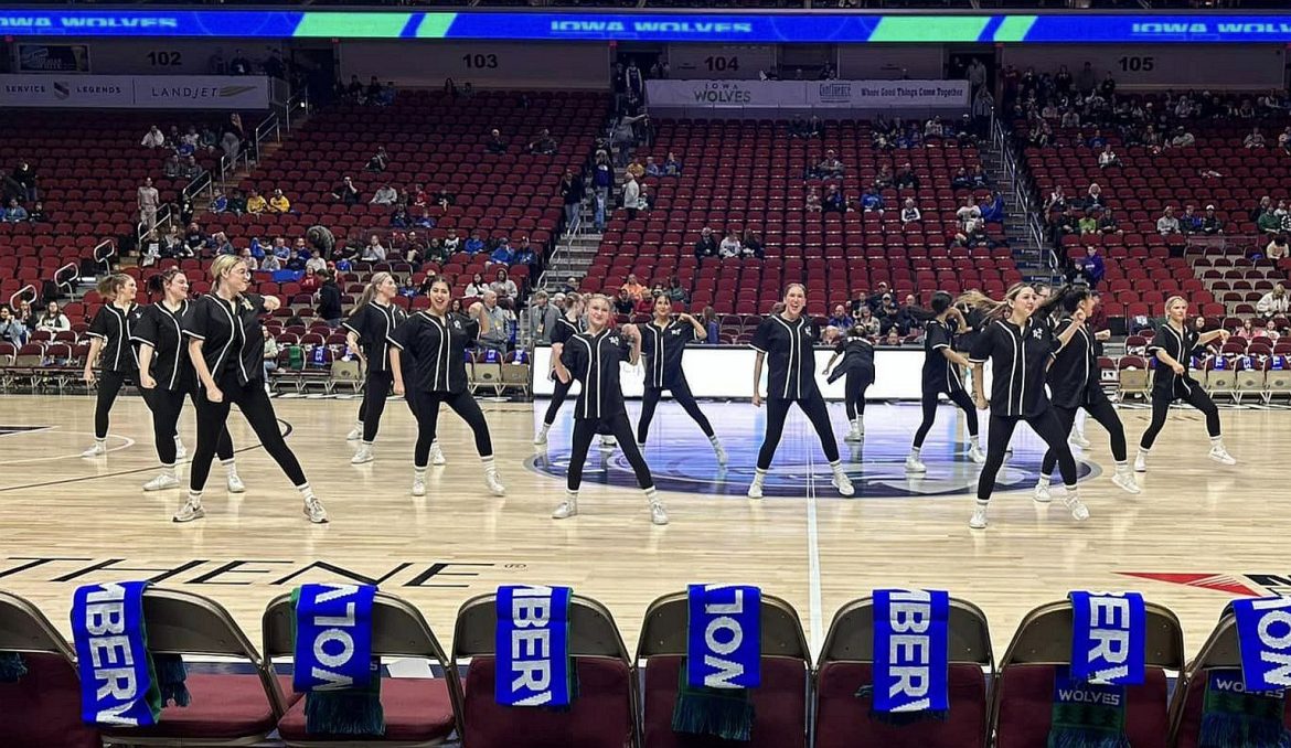 Golden Stars Rock Iowa Wolves Crowd