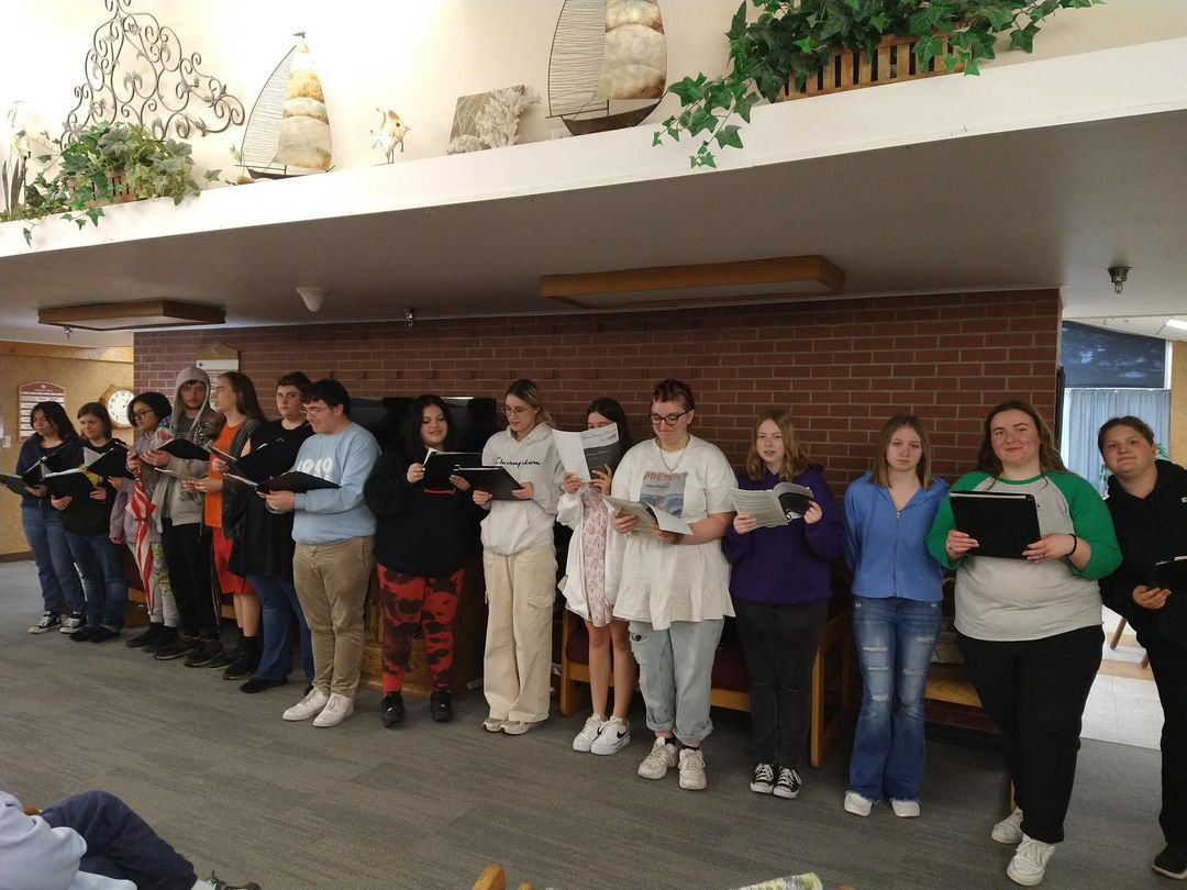 HS Choir Regales at Rotary