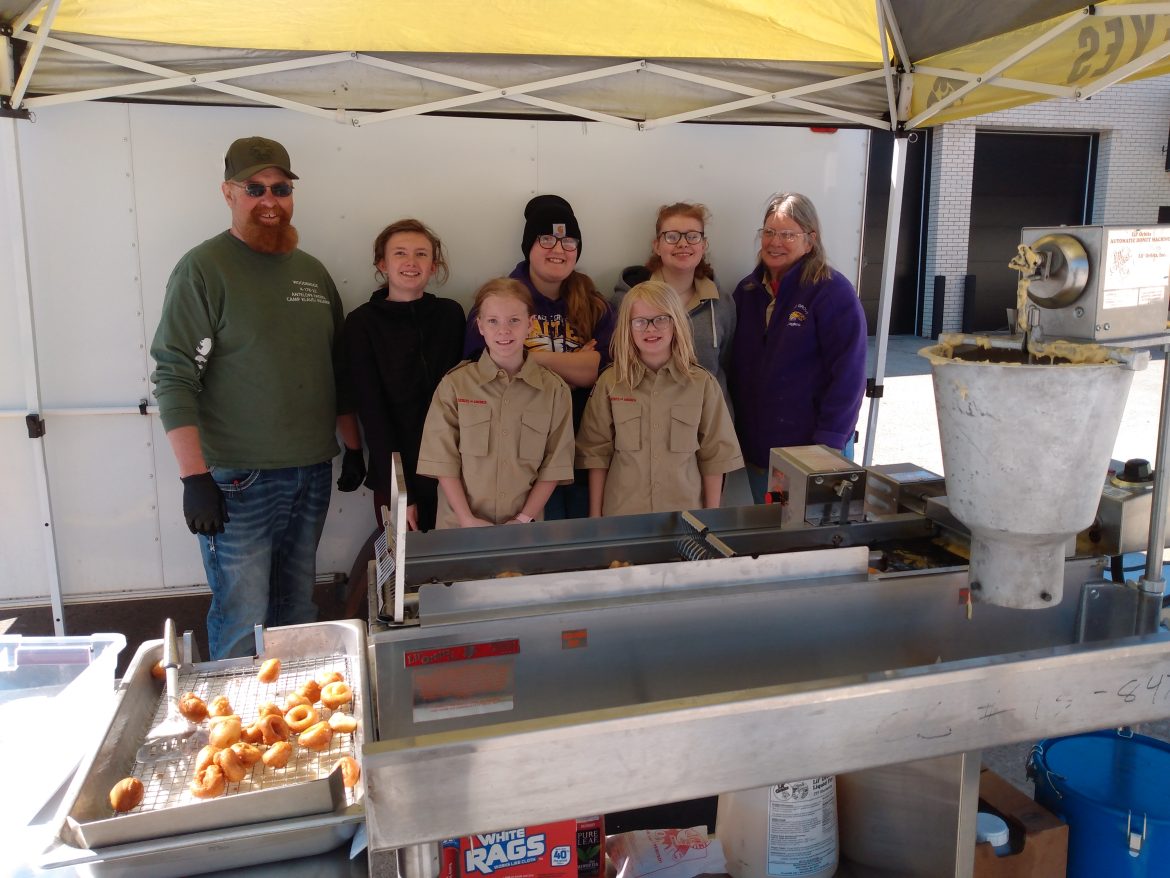 Eagle Grove Goes Nuts for Scout Donuts