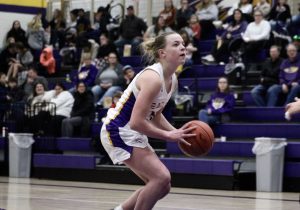 Myka Anderson takes an open shot. (Photo by Taylor Smith)