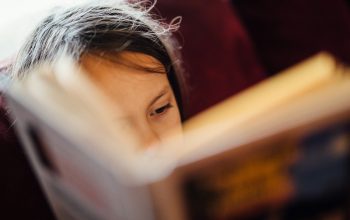 selective focus photography of girl