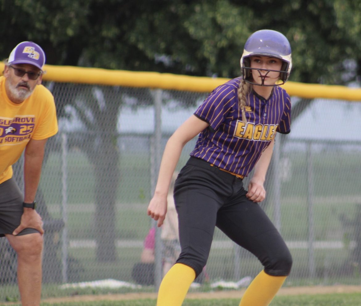 Ladies Battle Conference Giants At Greenwood 