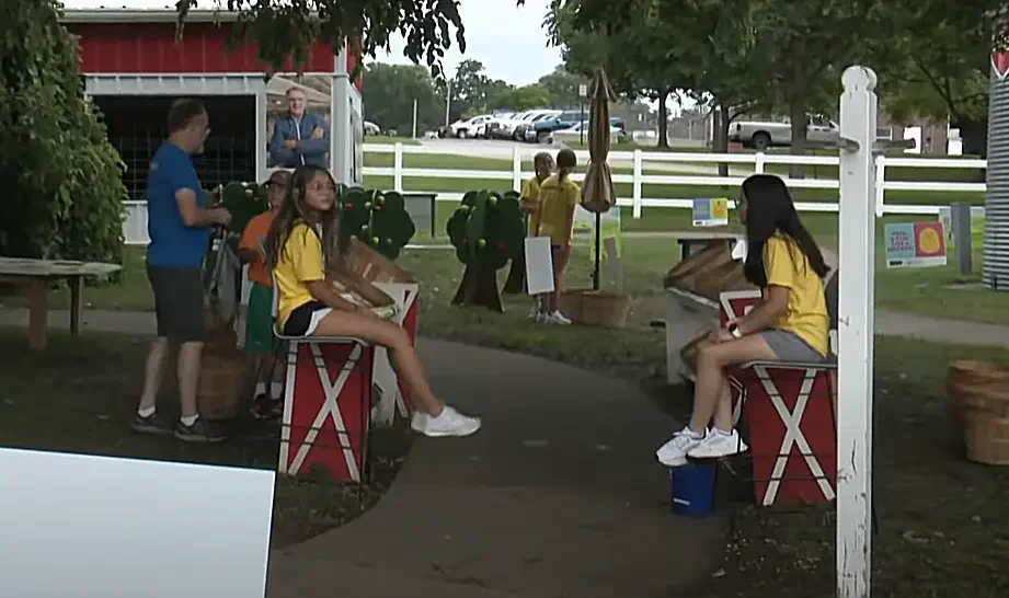 Local Students Volunteer, Learn at Iowa State Fair’s ‘Little Hands on the Farm’