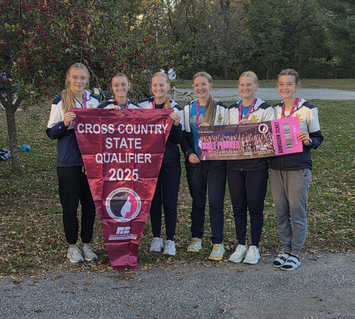 Glosser wins district meet, EV girls qualify for second-straight State meet