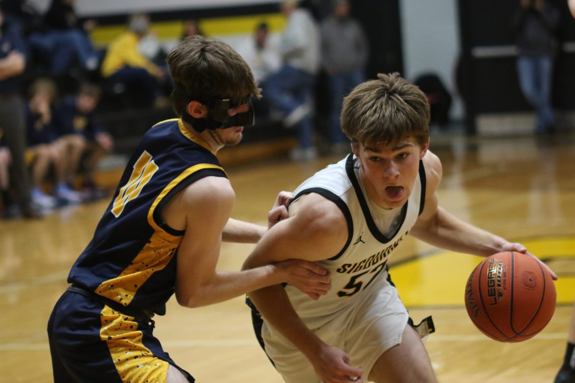 Sigourney boys start season with back-to-back wins