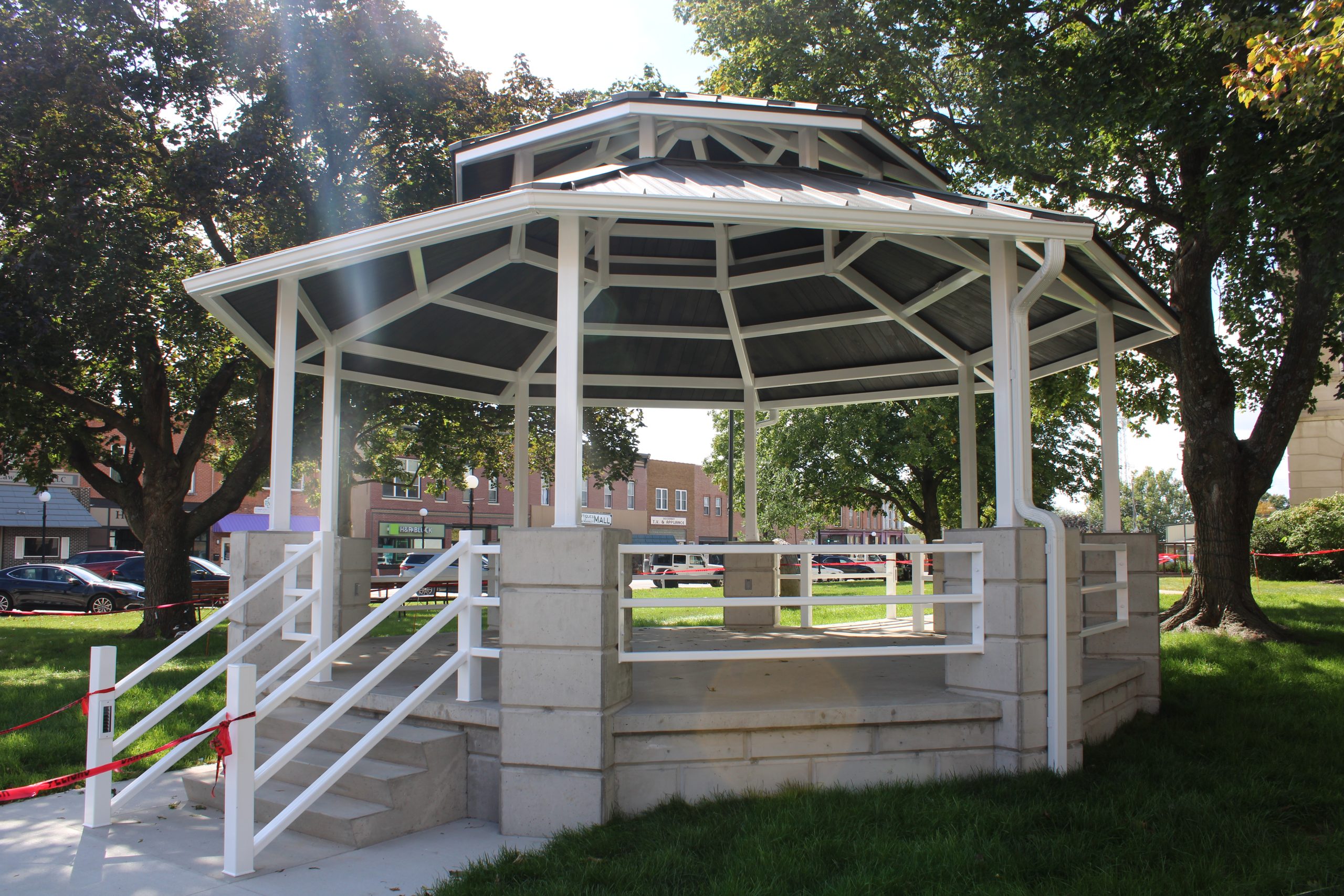 Year in Review: October Ribbon Cut for New Sigourney Pavilion