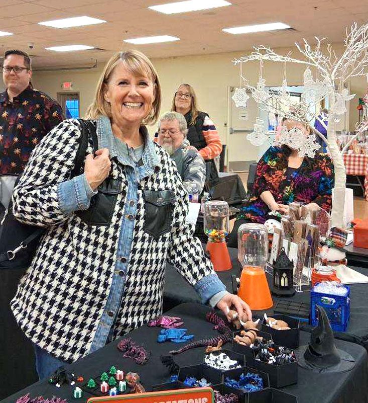 Ladies Night Out brings shoppers to Buffalo Center