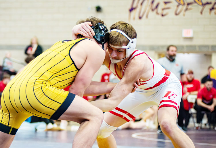 Frascht leads Indians at District wrestling as State Qualifier