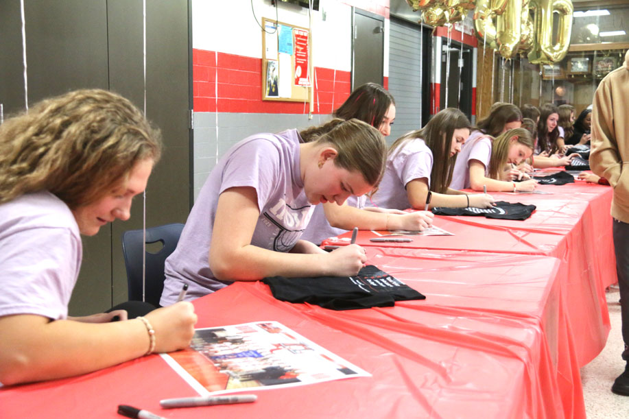 Indians feel community’s support as they head off to State