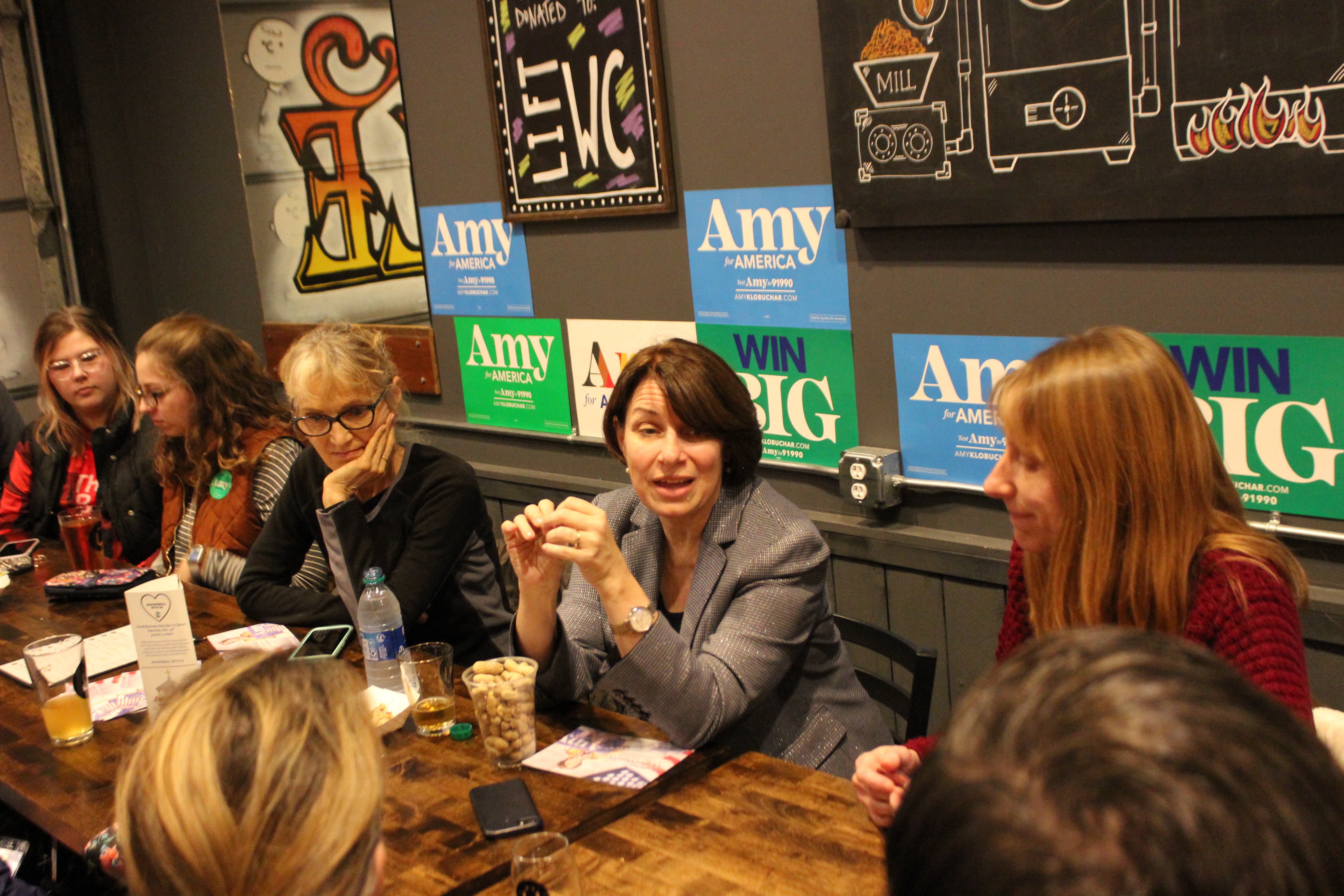 Presidential candidate makes stop in Clarion; Sen. Amy Klobuchar shares a beer with voters