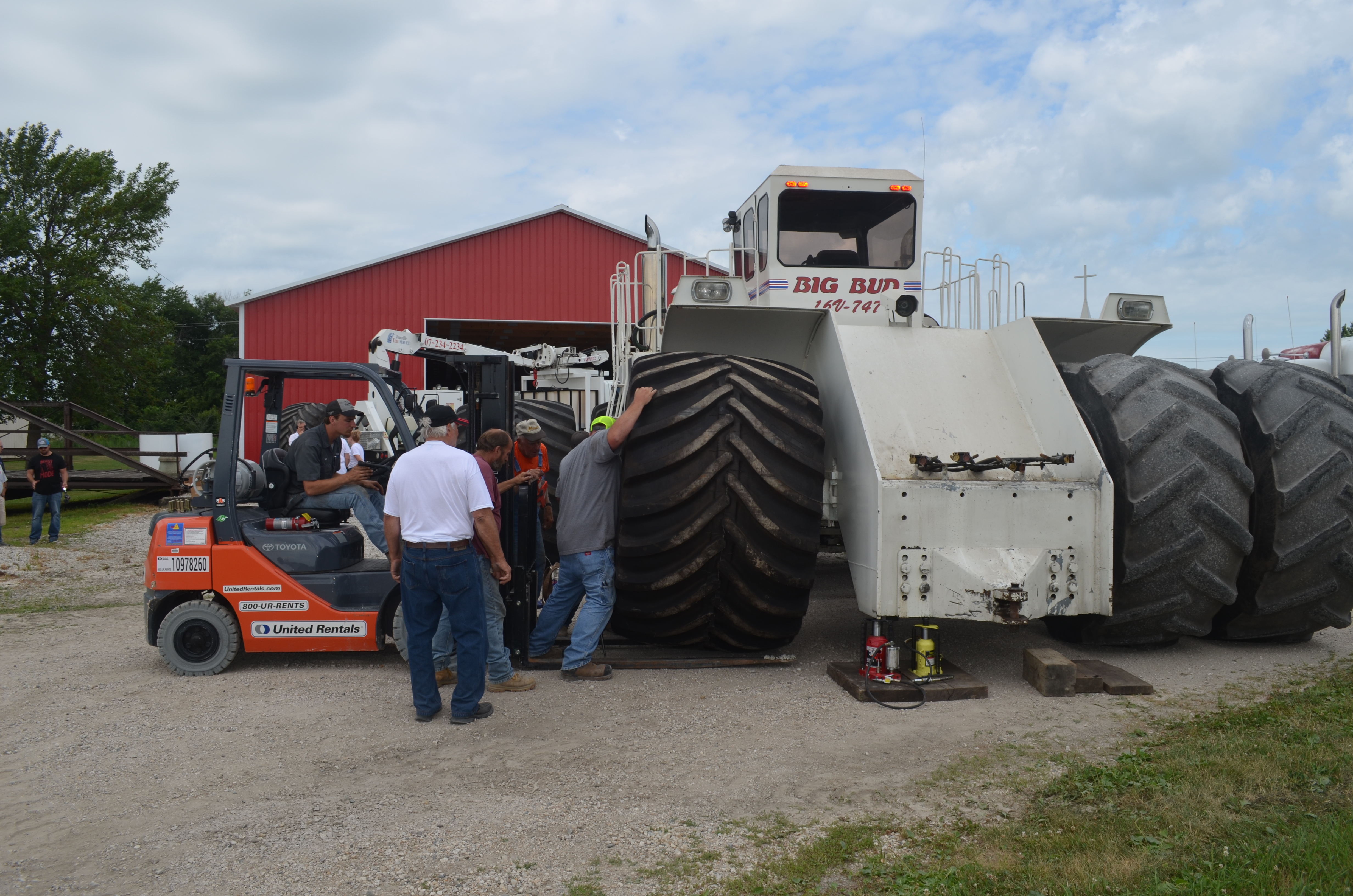 Big Bud Tractor leaving Heartland Museum