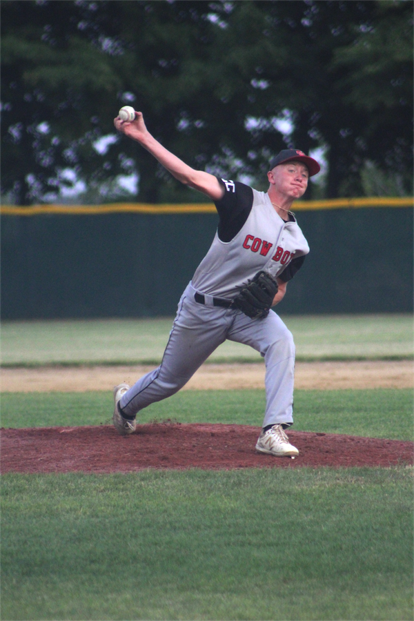 Cowboys baseball loses close game at St. Edmond