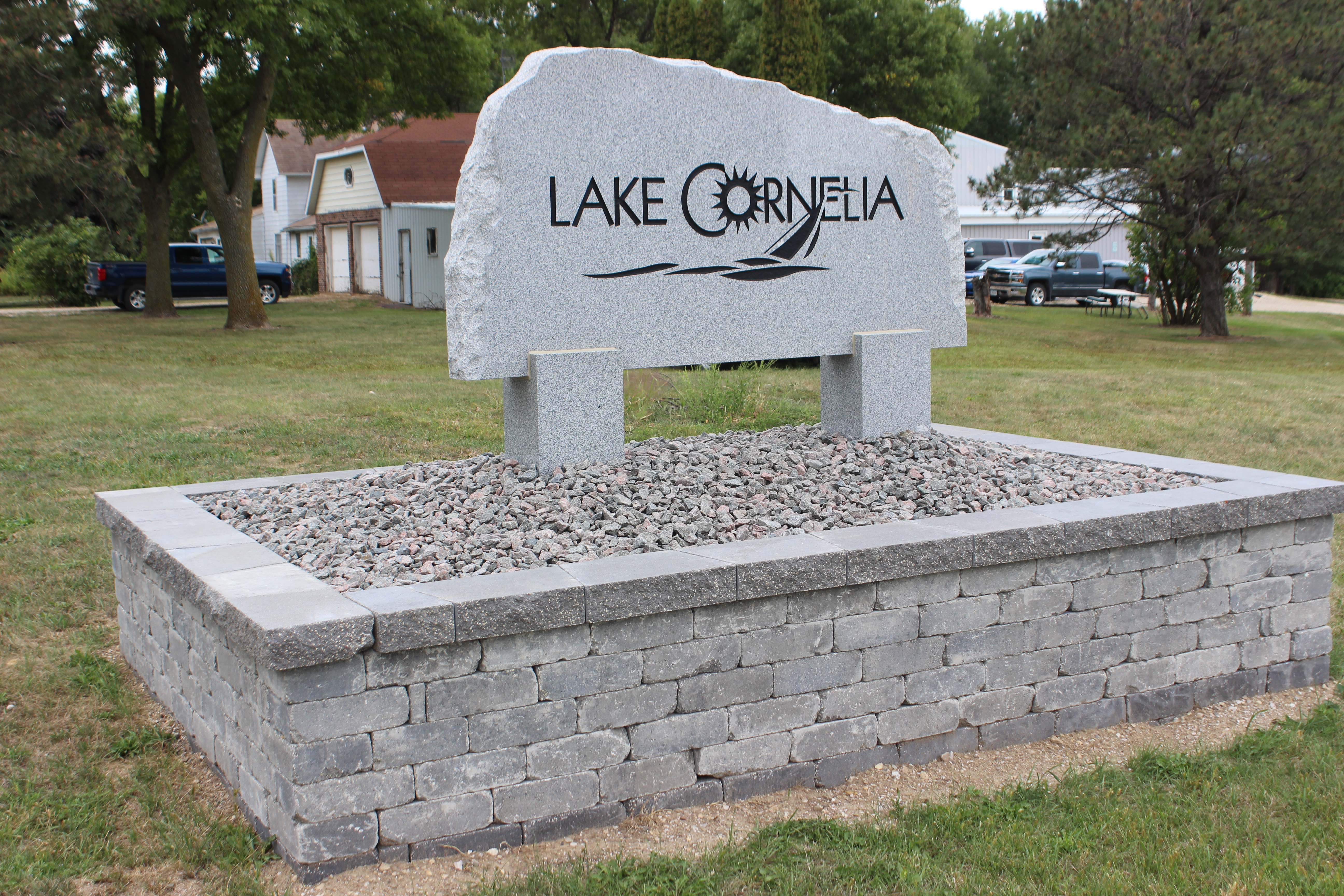 Lake Cornelia Improvement Association completes sign project