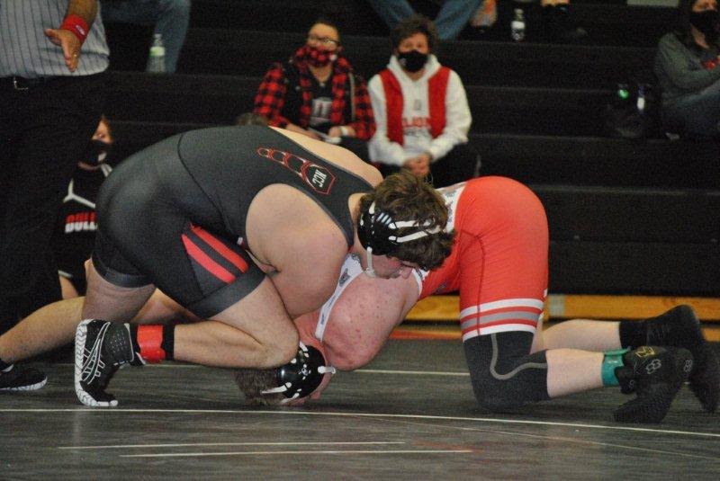 Cowboys wrestlers defeat Algona in dual meet