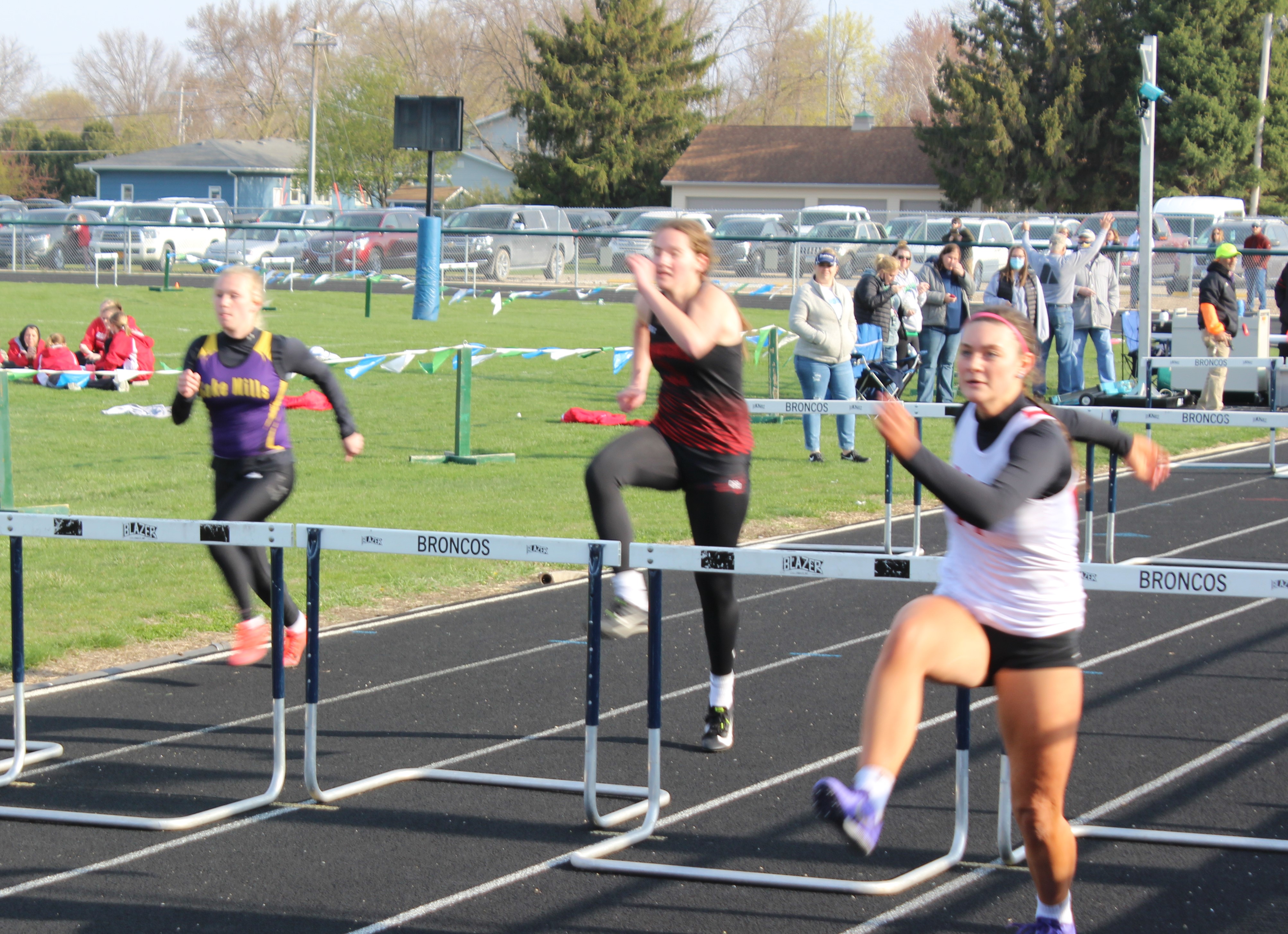 Cowgirl track & field compete at L. Mills, S. Hamilton