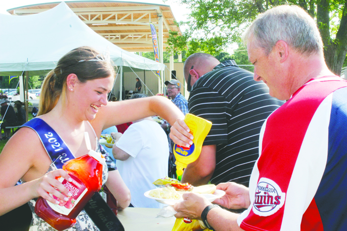 A week in the life of the Wright County Fair Queen