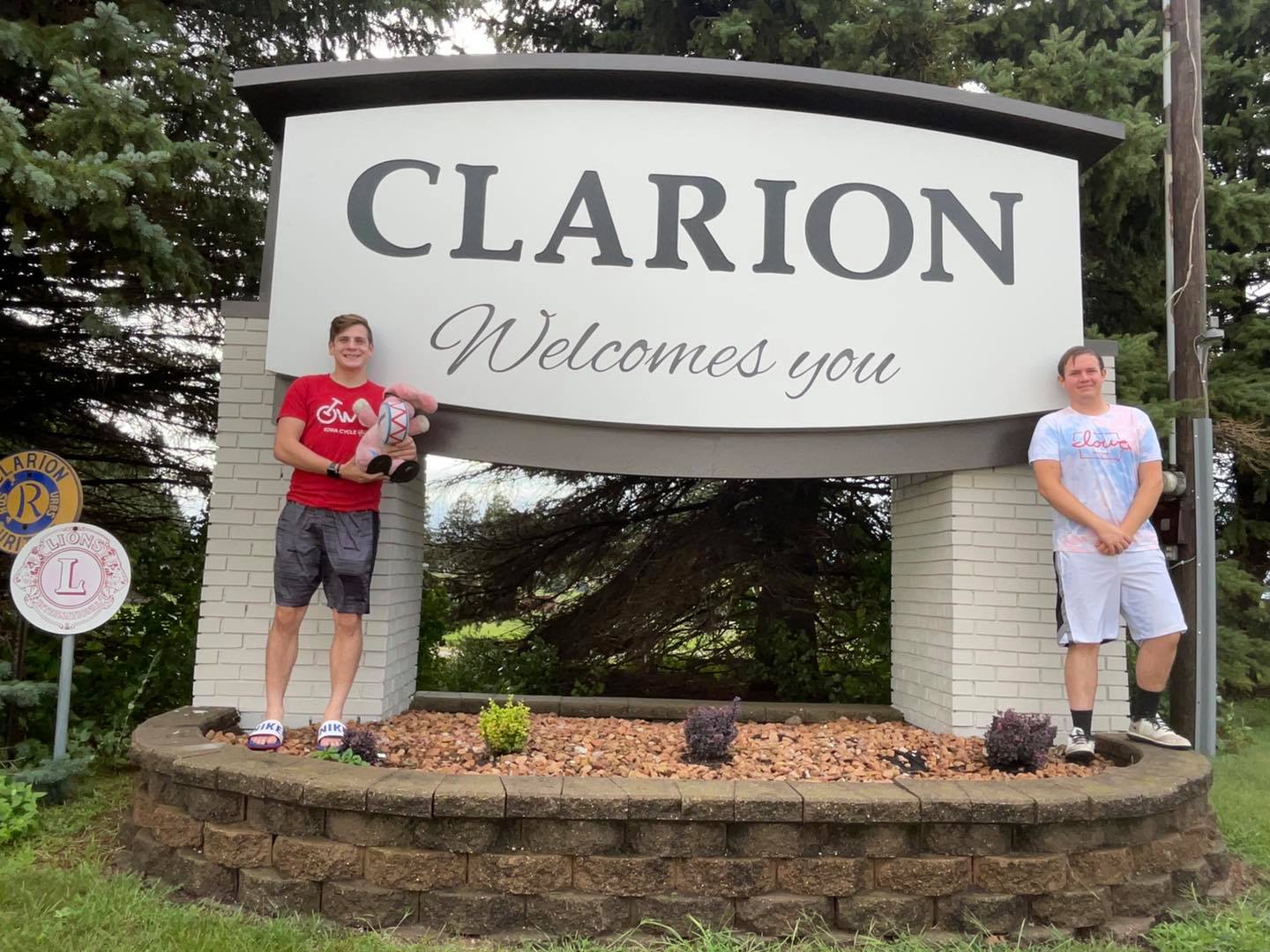 Visit939 travelers stop in Clarion