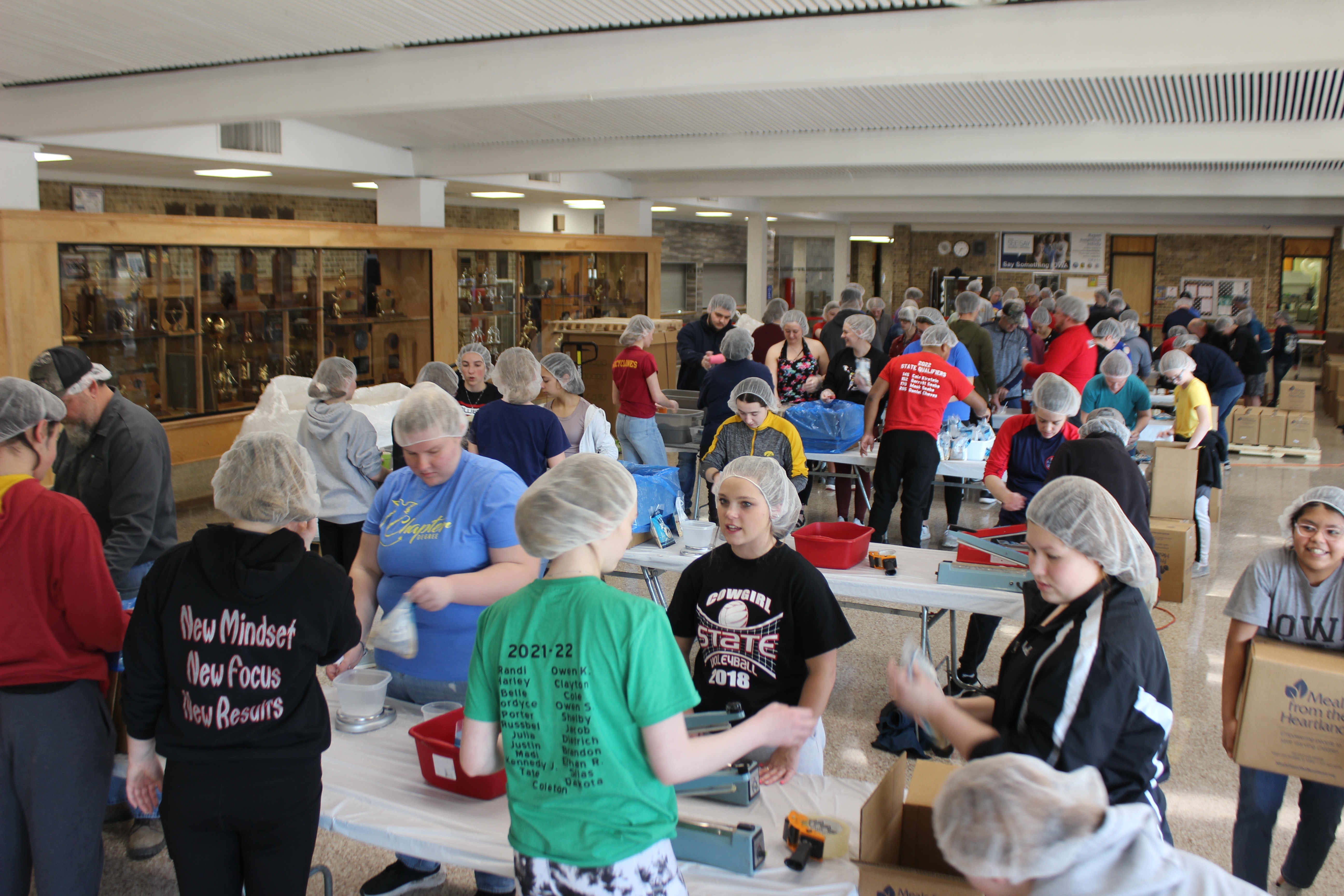 Many hands, many meals