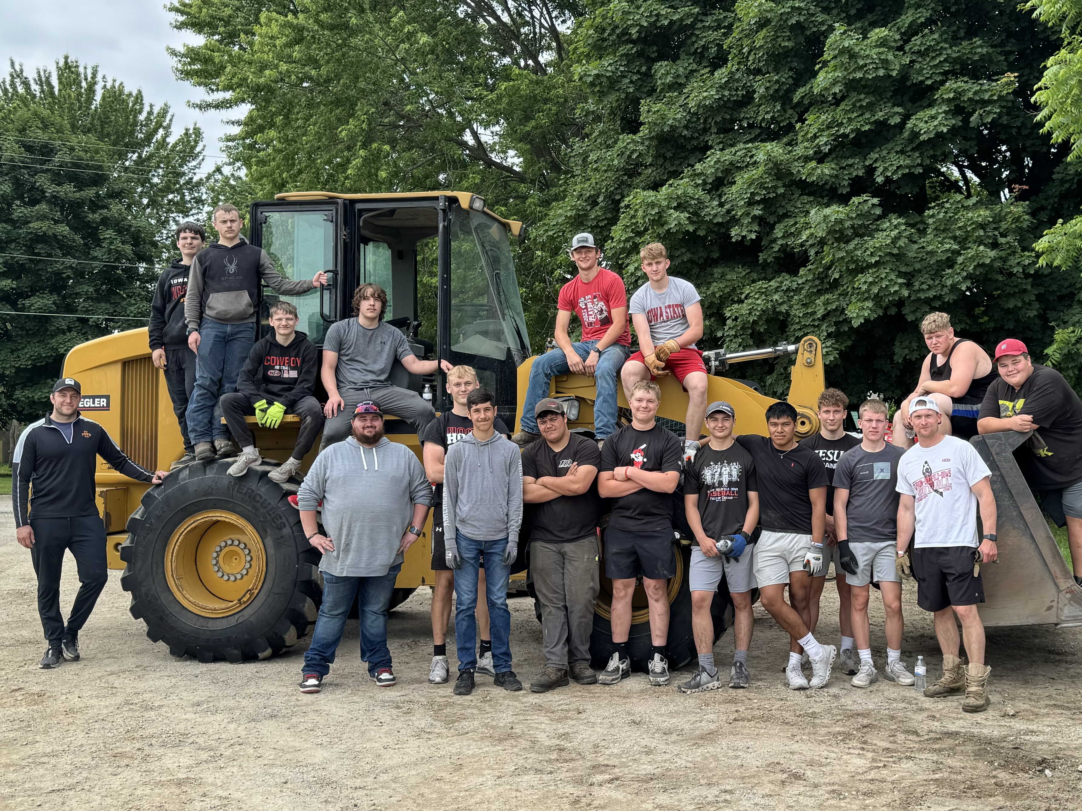 Football and Wrestling Team’s City-Wide Cleanup Strengthens Bonds and Boosts Community Well-Being